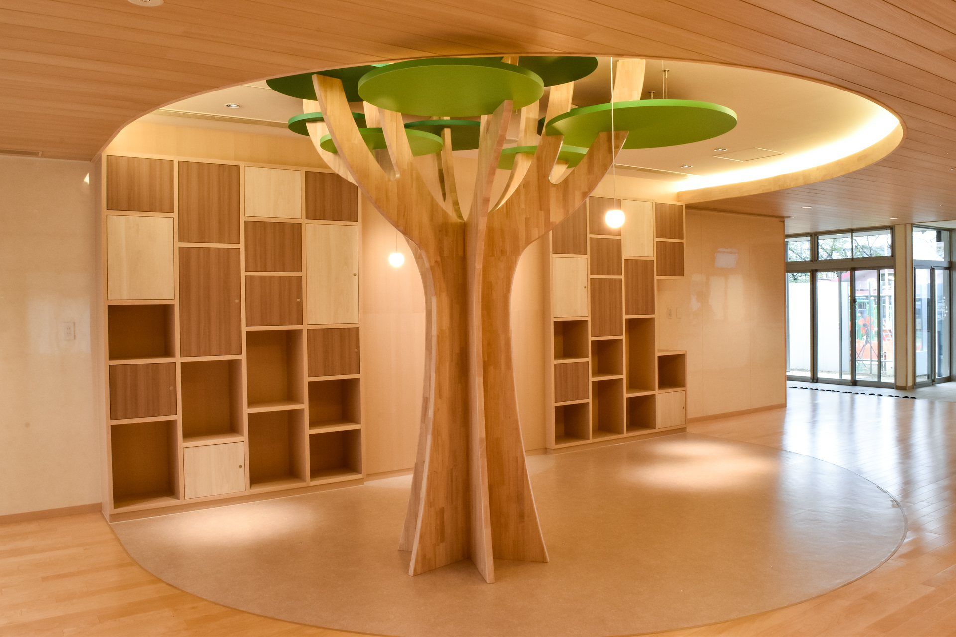 「やないづこども園」が新しく生まれ変わりました！教育施設のオーダーメイド家具のサムネイル画像